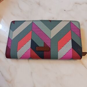 Fossil's Emma Chevron Vegan Leather Wallet, Bifold, EUC